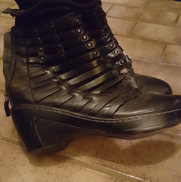 3/10$💝Booties - Picture 2 of 3